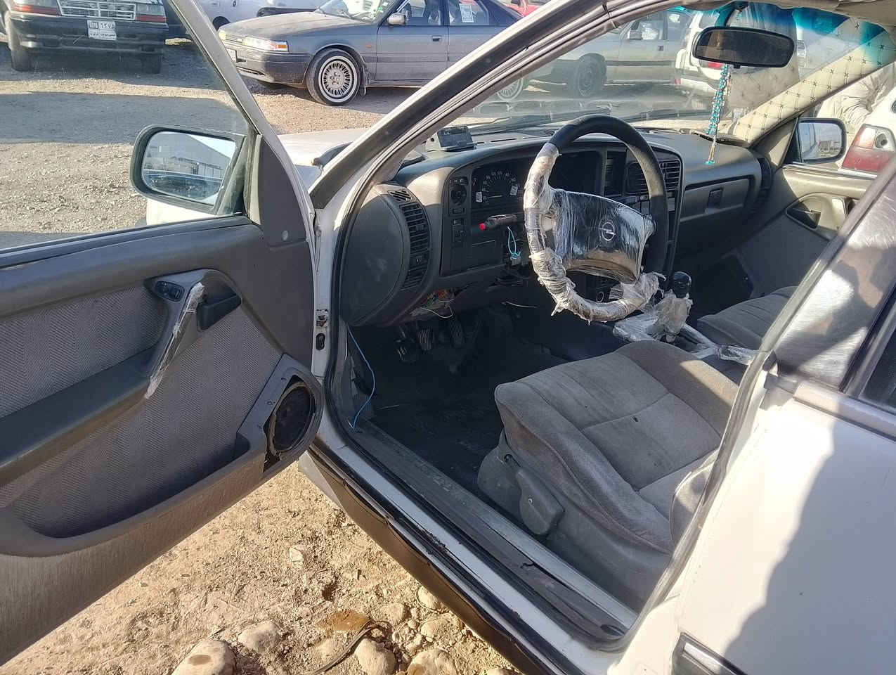 ئۆپڵ استێشن مۆدێل 1992
مەکینە 20گێر عادی گێرو مەکینەو ئاکسل بەشەرت 
چوار جام کارەبا
پاتری تازە
چوارتایەی تازە 
رەقەم کرکوک سنەوی عاج بەشەرتی تحویل وکالە
دەبڵ تانکی 160لتر
سعر 22مەعمەلە  ژم ***********
