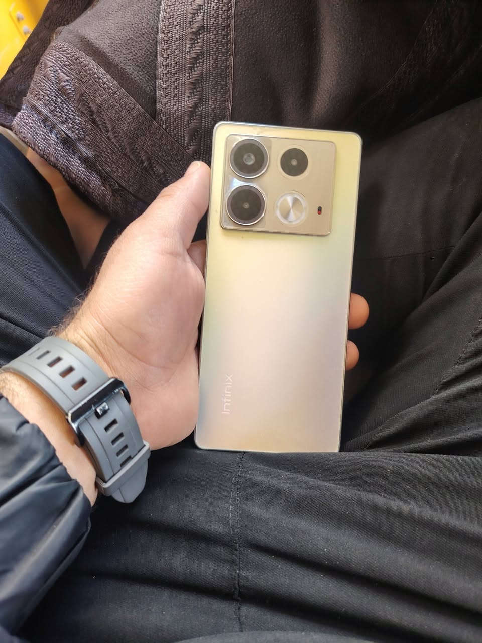 السلام عليكم اجهزه العدد 2 البيع

1.سامسوك اي55 استعمال قليل ذاكره 256 /8 ويا فقط شاحنه اصليه بعده بل كارتونه  السعر 340 اوبي مجال بسيط

2. انفنكس نوت 40 شاشه عدله مو منحنيه نضافته 100/80 ذاكره 256/8 ويا فقط شاحنه لاسلكي فقط السعر 175 اوبي مجال بسيط
*********** وبي واتساب
