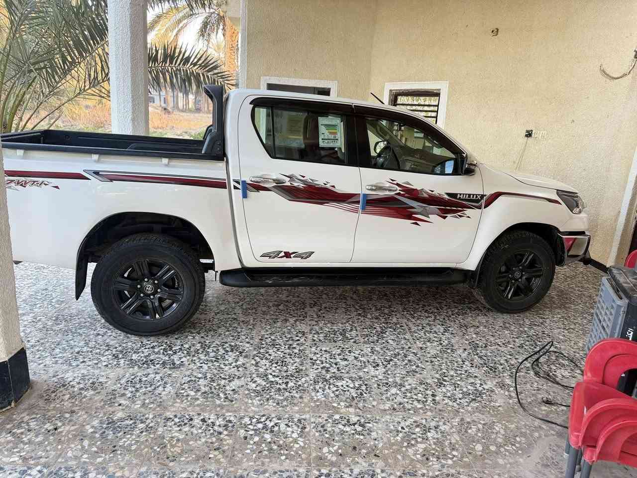 يالله السلام عليكم 
للبيع تيوتا هايلوكس ٢٠٢٢ ساز 
رقم بغداد مميز
ماشيه 90
مكفوله كفاله عام حتى من زلغ او رصعه شرط سونار
—— المواصفات——-
مري شفط
حساسا امامي خلفي 
كشنات تدفئه تبريد 
كامره
شاشا 
قطعتين تبريد 
كروز سرعه 
مثبت سرعه
مانع نزلاق
بنيد جگات 
٦ سماعات 
بصمه 
باقي المواصفات معروفه ساز فول

العنوان بغداد ناحية الرشيد 
***********
