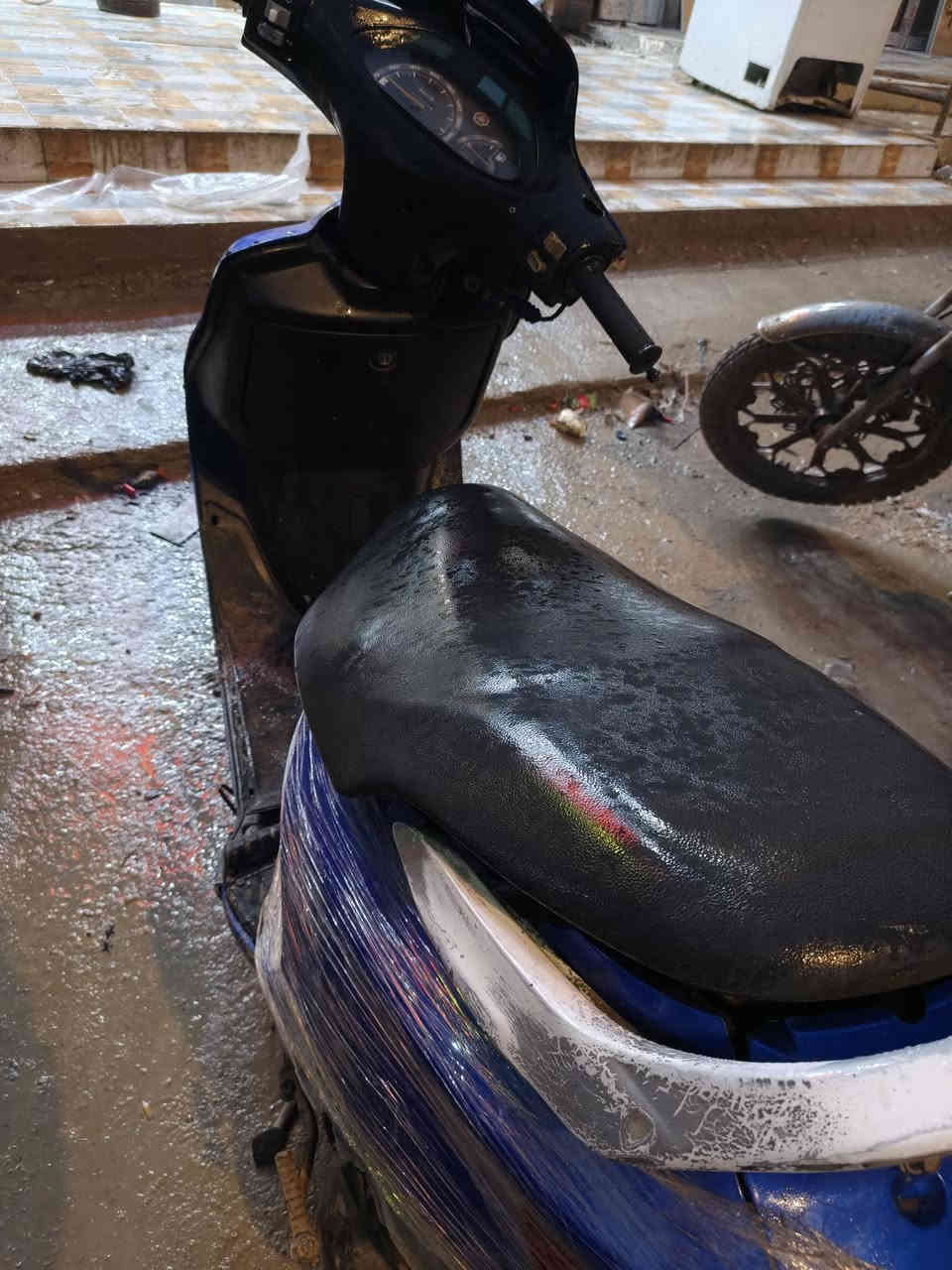 السلام عليكم دراجه فراشه فحل دسك مكينه نضيفه خرسه مينسمعلها صوت شاصي نضيف نكره سلف هندر لايت عالي ناصي هورن كهربائيات كله شغاله  جديد زوج تايرات سعرها 300 أو بيه مجال العنوان بابل قضاء القاسم *********** او وتساب
