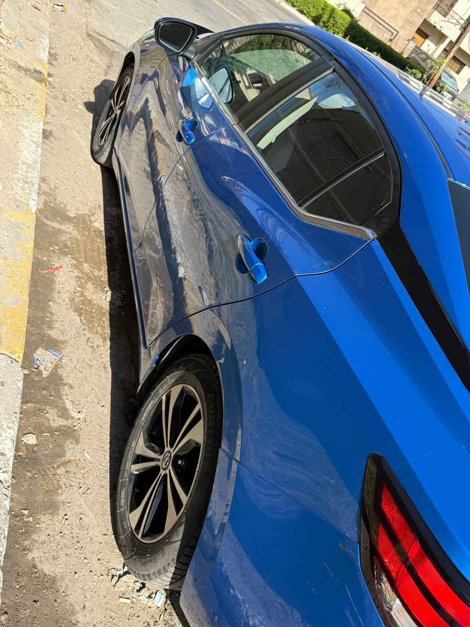 سنترا موديل ٢٠٢٣ فئة sv قطعين صبغ جاملغ عكس السايق وبنيد ماشيه ٣٥ الف فقط تحكم ستيرن رادار امامي وجانبي حساسات امامية خلفية كامرا خلفية مانع تصادم تحذير الخروج عن المسار رقم اربيل حره باسمي مكاني بغداد الداودي 
*********** بغداد, العراق
