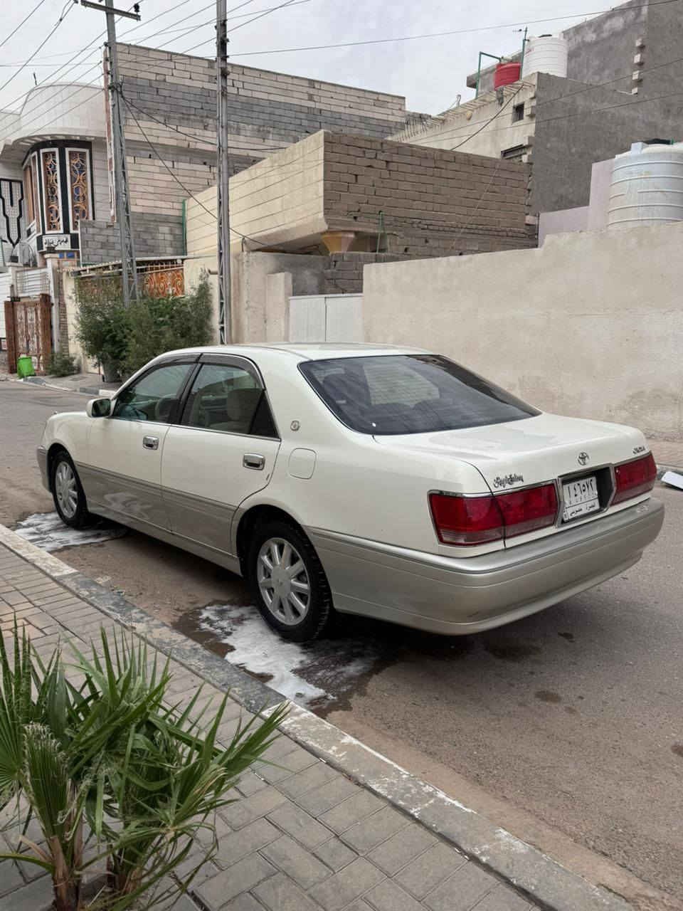 سلام عليكم جنون رقم بصره تسجيل جديد. سياره بيها نقص كمرك. يعني تكمل كمركها تحول بسمك. كبل. سنويه لغاية 2027تنتهي.  السياره كفاله عامه. مكفوله.  مواصفات 3دكم كرستال اصل. ويل نجمه لاصلي. سياره جديده معنئ الكلمه. السعر 105مجالها كلش بسيط.  هاتف ***********البصره
