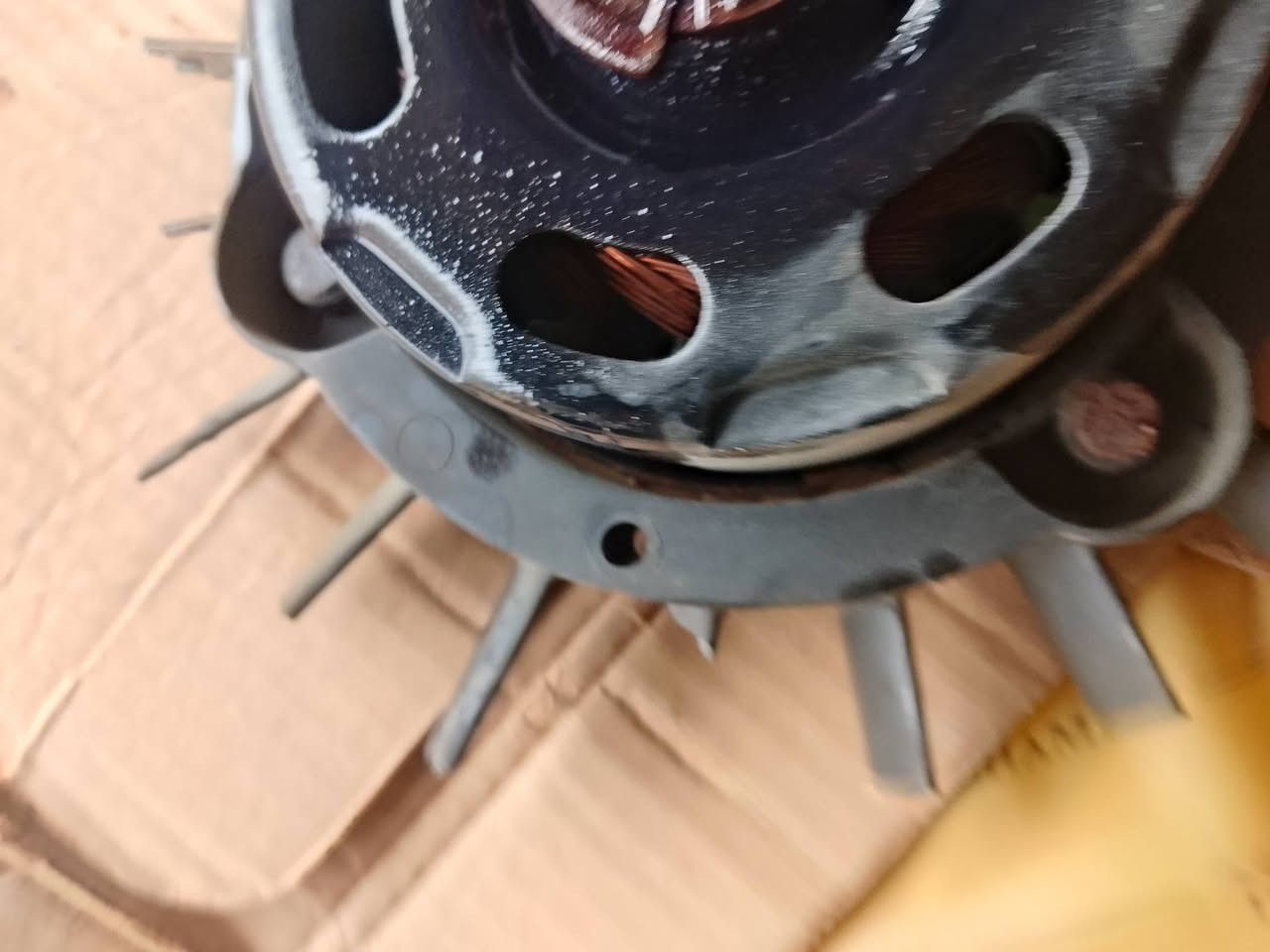 ماطور مروحه الكبير 
3600
3500
جديد اصلي 
تفصيخ اصلي 
يتوفر توصيل 
***********/واتساب 
***********
