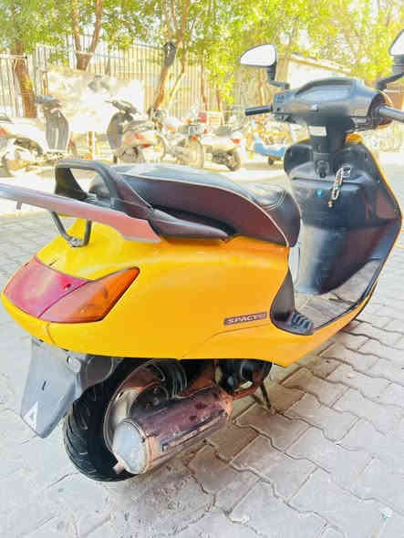 سلام عليكم سبيسي ياباني كفر اصلي كابريتر اصلي مكينه كصه جديده سعر ٥٢٥نتصل ***********
