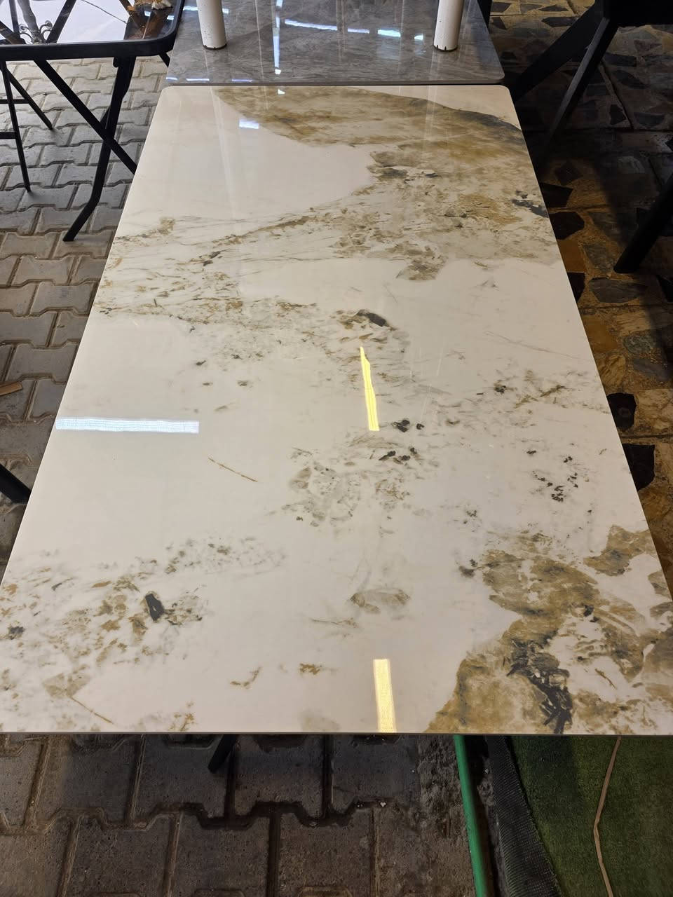 ميز مرمر نوعيه ممتازه 
قياس ١٤٠×٨٠
قياس ١٢٠×٧٠
رجل حديد
الوان مختلفه 
معرض عمار الشماطي للاجهزه الكهربائيه والأثاث المنزالي 

للاستفسار اكثر مراسله صفحه 💌 واتساب***********
