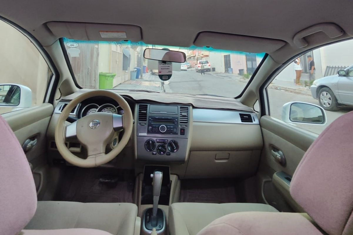 نیسان تێدا 2010 گێر ئۆتۆماتیک 
سێ شوێنی بچووکی ساردە کوتی هەیە 
بێ بۆیاخ و بێ لێدران 
سەنەوی و ژینگەی نوێیە 
231 هەزار کم ڕۆشتووە 
کەمێک تەرزە کوتی هەیە 

سعر : لە کۆمێنت داوای بکە ڕاستەوخۆ بۆت دێت 🤖 

گێر و مەکینەی بەشەرت 
هیچ کێشەیەکی تێدا نییە 

ژمارەی خاوەنەکەی 
***********
وەتسئاپ
