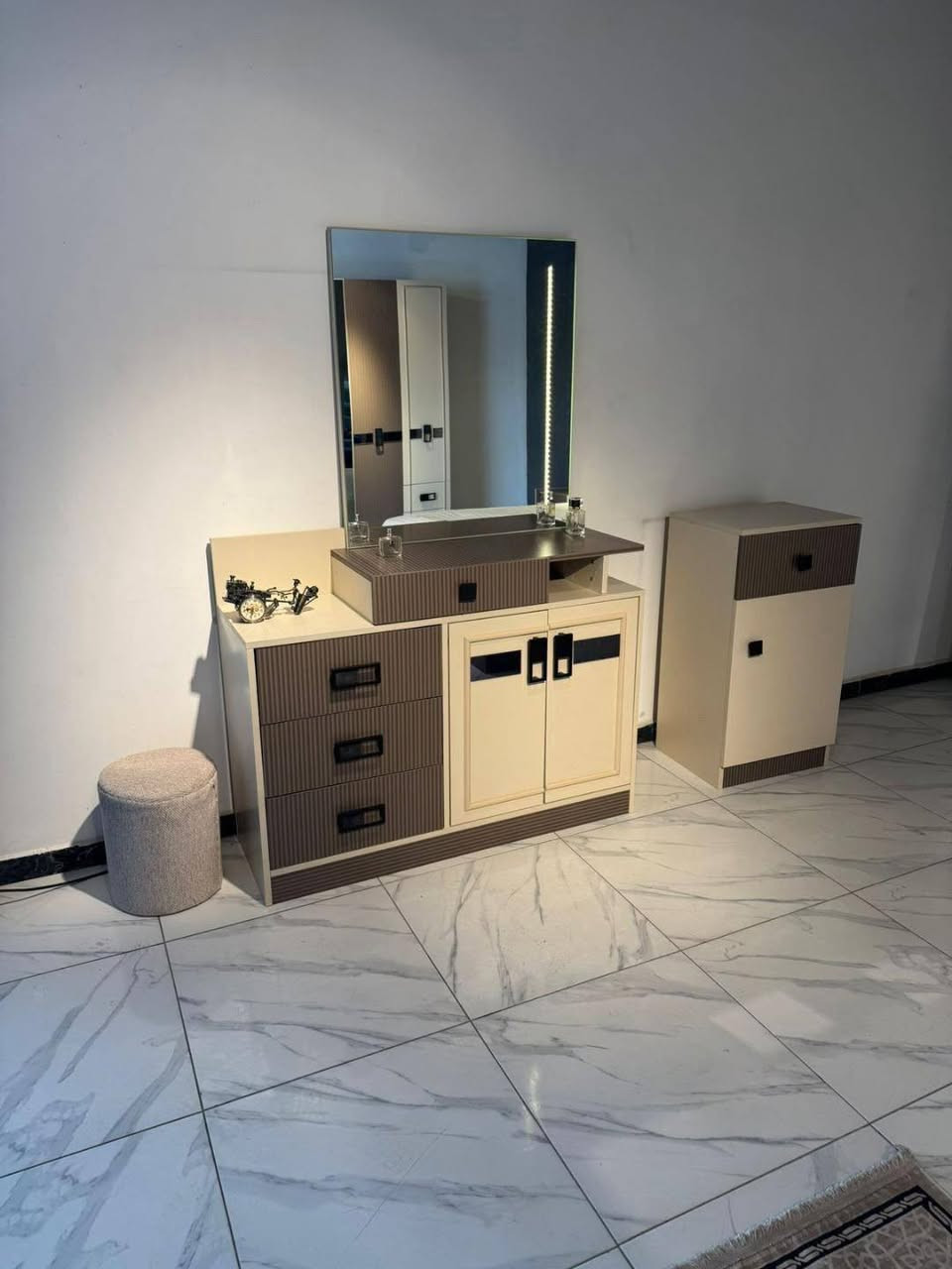 تصليح الغرفه وبوفيات منصب الغرفه ***********@
