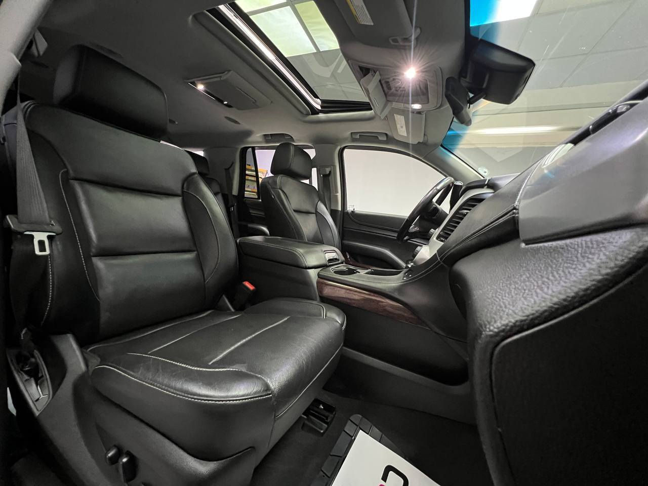 يوگن 2019 للبيع فول مواصفاتها لونها أبيض بيها تبديل جاملغ عكس السائق وبنيد وتعديل على البارد في الجاملغ الخلفي نفس الجهة، ماشية 44 الف ميل، السعر 3 دفاتر و 60 ورقة، قسما بالله خسارة عن سعرها ب 30 ورقة. 
تخم تاير مشلن، بطارية جديدة، تبريد امريكي كامل كلفني مليون وربع. 
تلفون ***********
