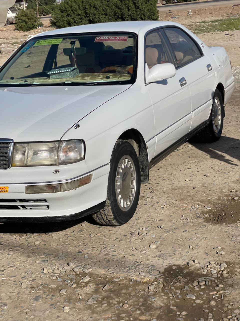 السلام عليكم للبيع بطه موديل ٩٣ جاهزه مكينه كير حداديه تبريد تخم تاير هزه وسنويه جديده مكان السياره واسط قضاء الحي السعر ٥٨ وبيه مجال 
***********
