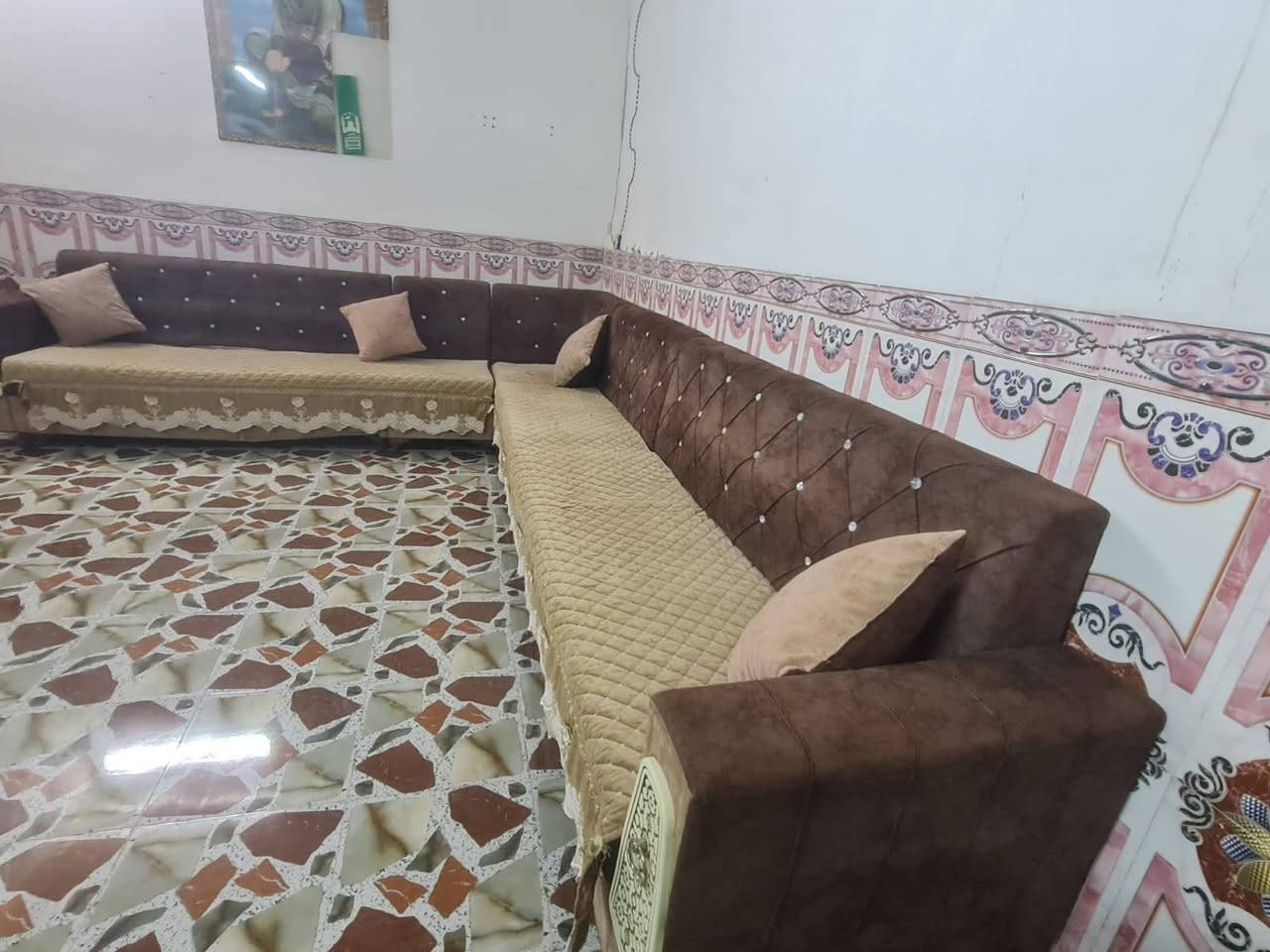 ديوان للبيع 10مقاعد ما بي اي ضرر تسكام سعر 225وابي مجال العنوان نجف البراكيه يوجد توصيل داخل النجف بكروه السفسار ***********
