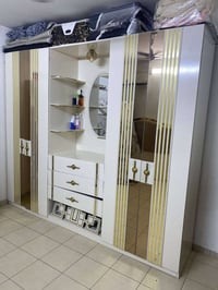 غرفة نوم • قليل الاستخدام • خشب جديد