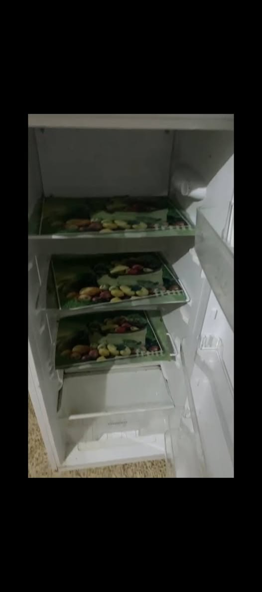 ثلاجة للبيع جديدة استعمال قليل 400الف وبيها مجال بسيط


**إذا كنت صاحب هذا الإعلان وتريد حذفه لأي سبب، رجاءا أرسل رسالة إلى الدعم الفني**