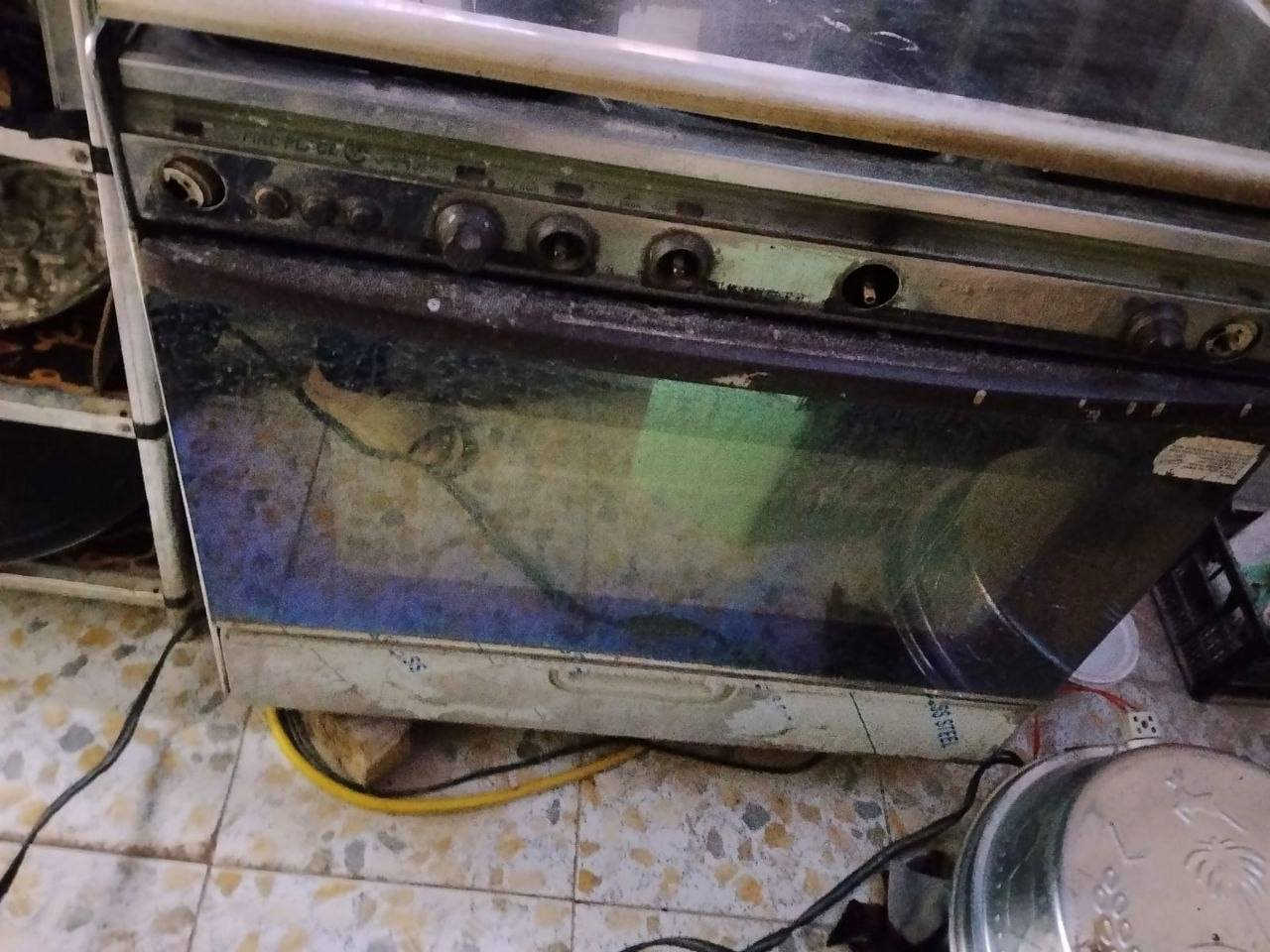 طباخ كريازي للبيع مكان دور النفط ***********
