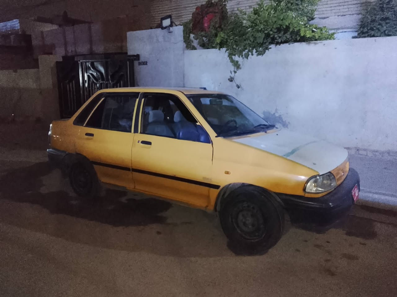 سياره سايبه للبيع ***********
