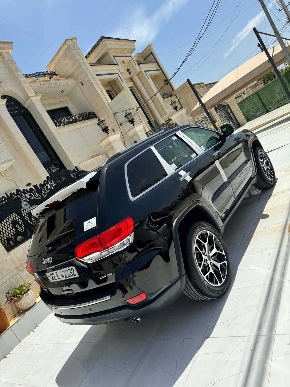البيع جيب موديل 2017 كفاله خليجي لمتد فول سعر بلاش225$وبي مجال سياره مال بيت جكات  بنرامه حساس امامي و خلفي كشن حار و بارد صندوق كهربائي زينون ام خظ بي نهاري  داخل عسلي كشن غزن بنورما صندوق بي دماما وكهرباء عدسة ليد متحرك محرك ما مفتوح ماشي سياره84كيلومتر وتايرت ويل بل كارتون شديت رقم اربيل ابسمي سياره  مكاني كركوك اربيل ***********////////////////***********
