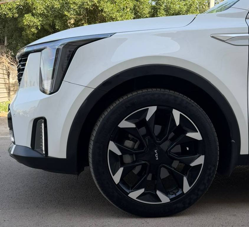 السلام عليكم

سورنتو 2024 رقم بغداد مشروع وطني ابسمي 

السياره مكفوله كفاله عامه على وضع الشركه 

مواصفاتهه تجي فوول قماره حديد

. نظام ترحيب
. بصمه تشغيل + بصمه ابواب + تشغيل عن بعد
. داتا شوو
. ويل 20
. مكينه 6 سلندر
. 7 راكب 
. 3 قطع تبريد
. انظمه قياده
. حساس امامي + خلفي 
. شاحن وايرلس 
. اوتو هولد 
. صندوق كهرباء  
وبقيه المواصفات المعروفه

السعر 310  وبيهه مجال بصيط

مكانهه بغداد الكرخ

***********
