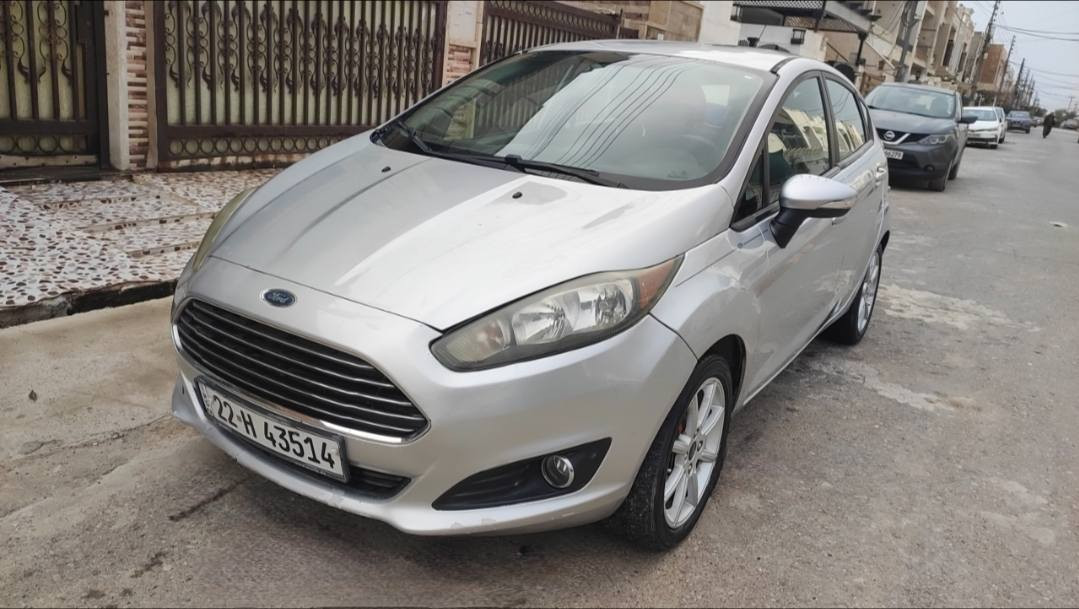 فۆرد فێستا 
مۆدێل ٢٠١٦
 شاشە گەورە 
گێڕ ئۆتۆماتیک 
ناو حەفت ڕەنگ
 چار جام کارەبایی
 بلاجیک تۆر
 سوکان ڤۆلیۆم
 تەحدید سورعە
 دژە خلیسک
 دوو سویچ
مەکینەی نەکرایتەوە ١.٦ 
تەبرید سارد و گەرم
 سەنەوی تا ٢٠٢٨ نوێیە هەزەی نوێیە.
بەس بۆنیدی بۆیاغە لەگەڵ چاملغەکی پێشەوەی ساردە کوتە ناوەوەی نەگرتیە  پەڕەشوتی نەتەقیە.
نرخی ٨٢ و معامەلە
ژ.م :  *********** أربيل, العراق
