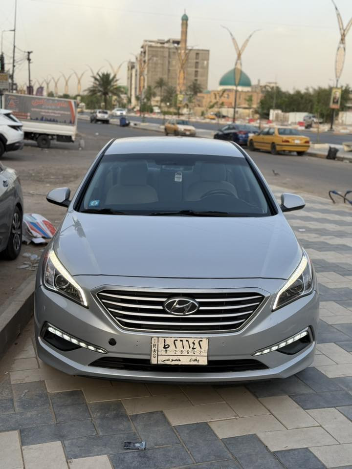 السلام عليكم
هونداي سوناتا موديل 2015 
وارد امريكي حادثها الجاملغ الخلفي فقط
محرك حجم 2400 gdi
ويل كب 16 وتخم تاير جديد
صدر امامي خلفي بل كارتون
تخم اذاين بل كارتون
تحكم ستيرن جهتين
كامرا خلفية اصليه
نظام مانع انزلاق
انظمة قيادة ( سبورت . ايكو . نورمل )
مثبت سرعة
 محدث شاشة ابل كار بلي
 محدث بك لايت لد
 محدث مازدات لد
ماشية 120 ميل
سنوية باسمي رقم بغداد
عنواني بغداد الغدير
السعر 130 وبيها مجال قليل
للاستفسار ***********
متواجد بعد الساعة ٤ العصر
