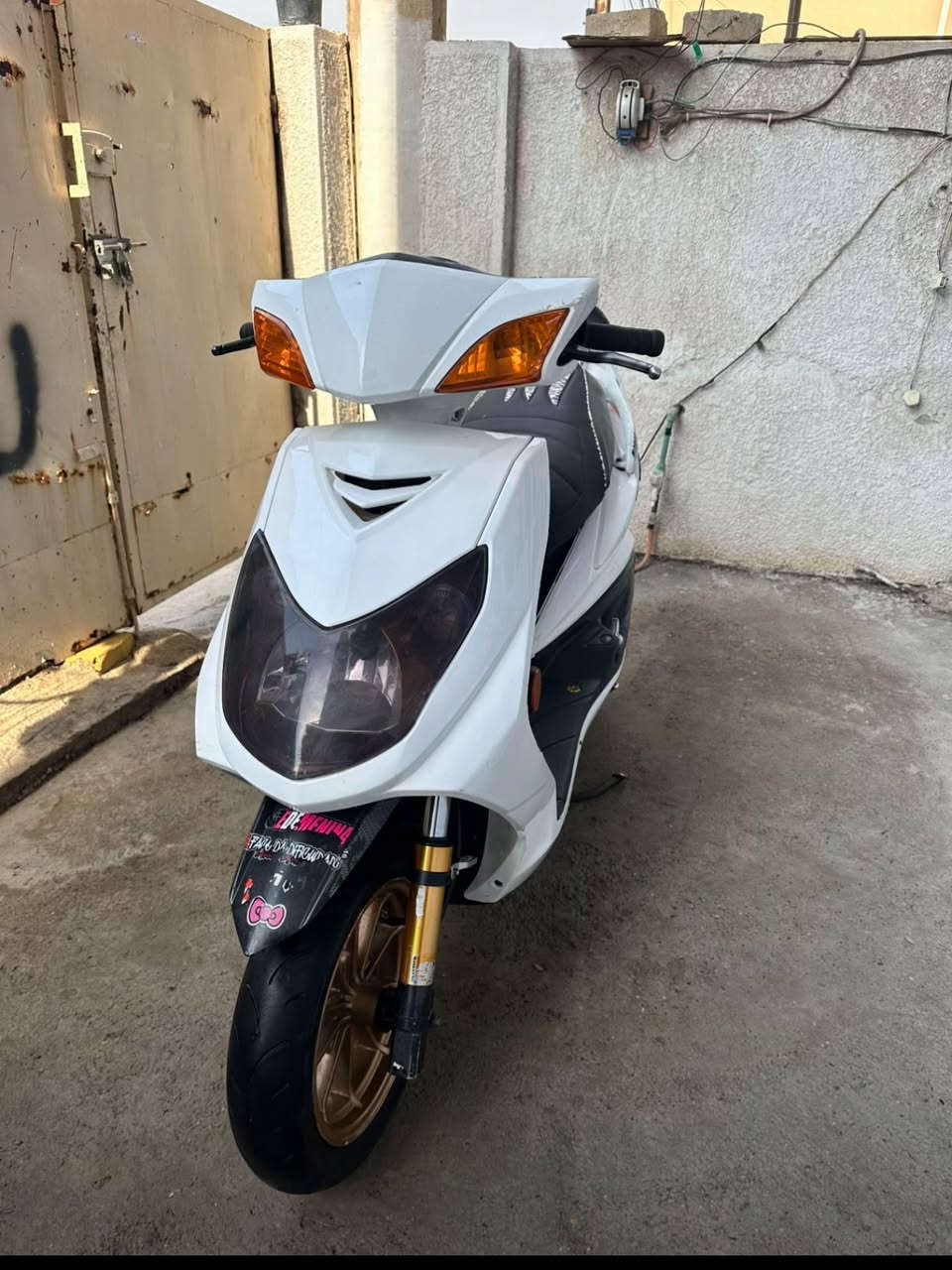 يا الله سكنس فحل طلاعات مكينه 59 كور رياضي  دراجه بيه  اهواي غراض كلجات خلفي و امامي WF صالصنه بوري عدل صدر امامي فلنچه وفج   ذهبي دبلات خلفيه رياضي نوزل8 قبق رقم شاصي ذهبي قبق بانزين ملقط قاعدة رقم جاملغ امامي رياضي كاربون كشن عالي رياضي  وياله مشيف ذهبي قبق جوزه رياضي   أ.     كهربائيات كله شغاله منضومت زنون واقيه خلفيه كاربون  دراجه شلعه ومعدل شك الكاع هاي تفاصيل دراجه لا تخابرني وتكلي شبيه مابيه هاي كله كدامك سعر1100 وبيه مجال شي قليل حك الجيه و رجآ الي ميعرف بيهن لا يراسل *********** خاص ماعندي فقط واتساب أو عل خط
