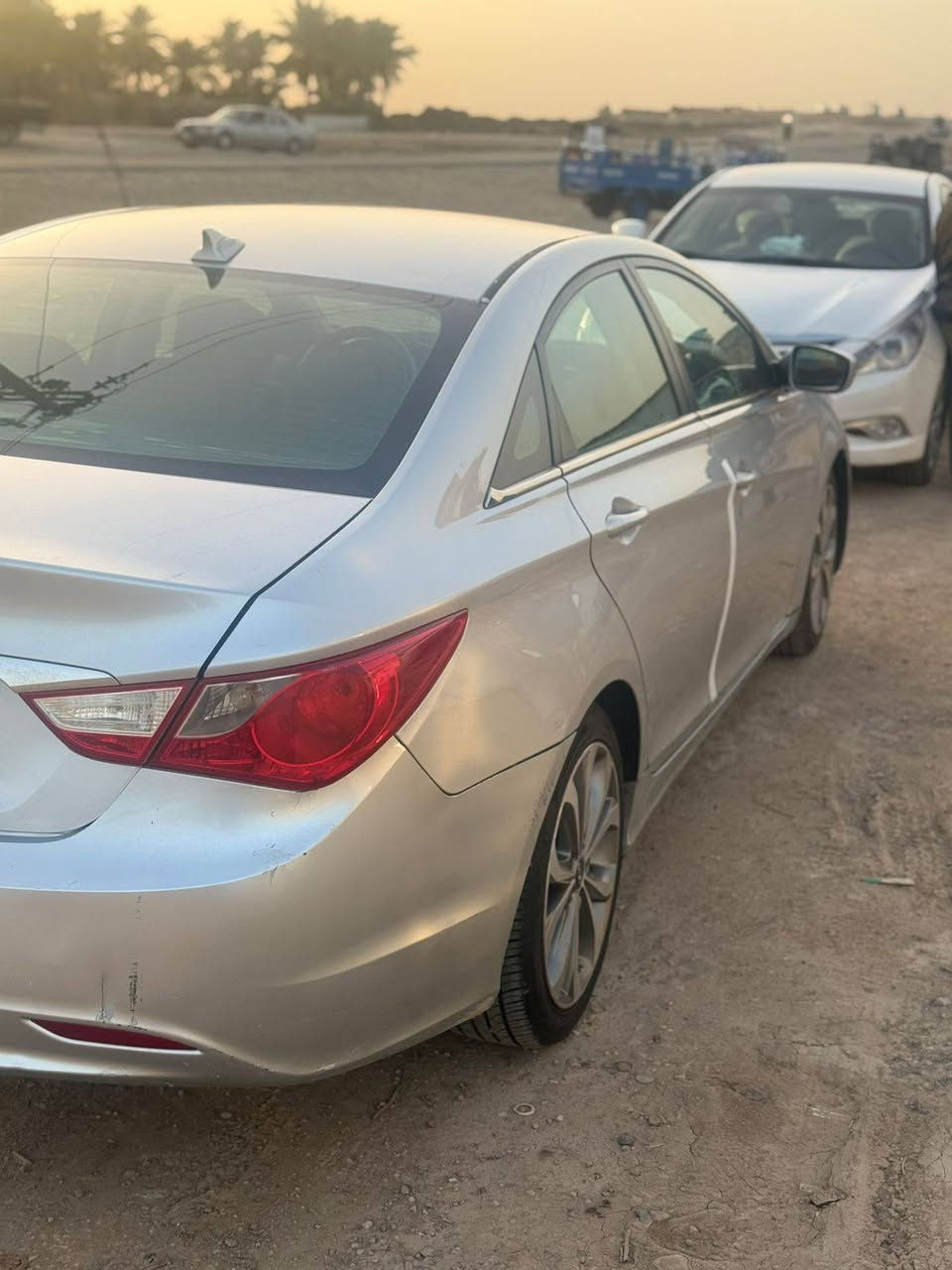 السلام عليكم هوندي سوناتا امريكي 2013   سياره بيه  بنيد مبدل فقط 
بدون دوخل  سياره جاهزه من مكينه وكير وحداديه وتخم تاير 
تبريد 
موصفات سياره 

تحكمات 
انظمه قياده 
ويل كرؤم 
حساساا خلفيه 
كشافات اماميه لد
سياره هزه جديد
رقم جديد 
سعر112بيه  مجال بيسط 
مكان سياره بابل 
لاتصال ***********
*********** حلة, بابل
