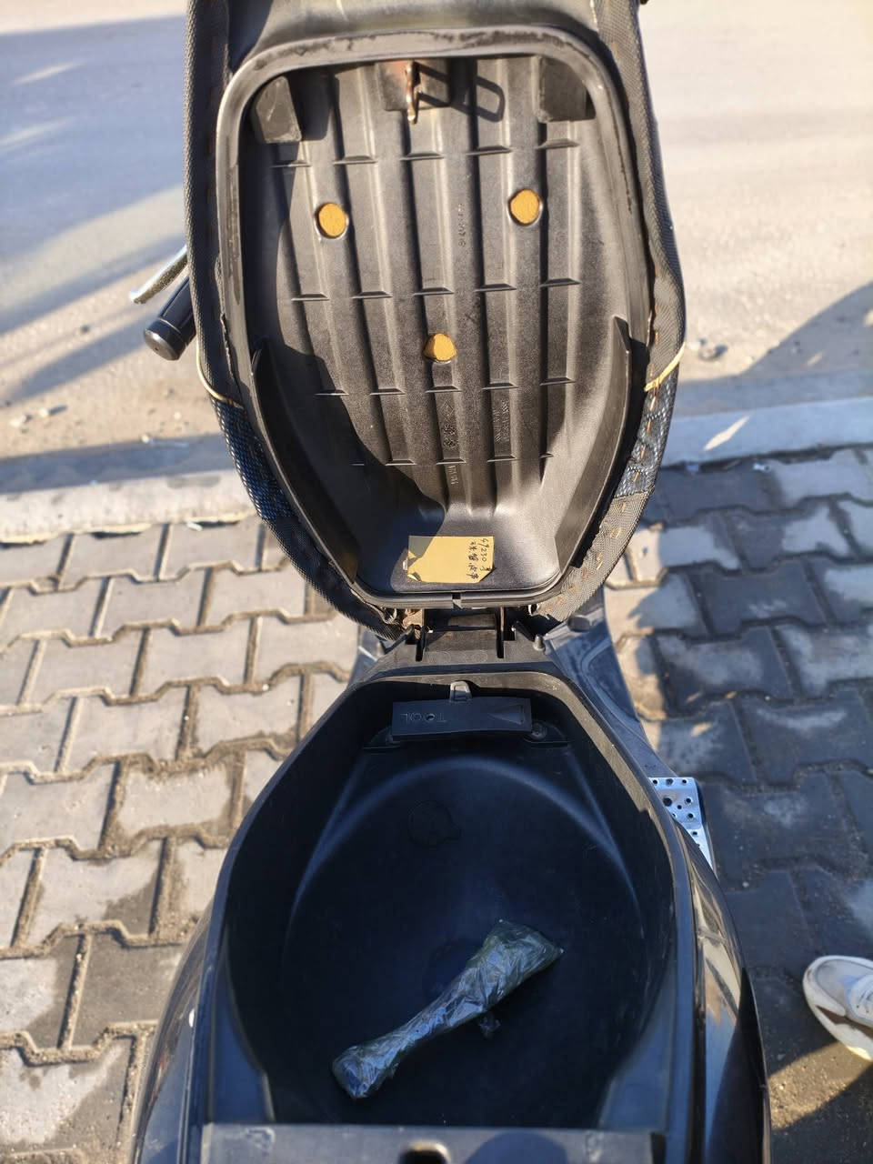 سلام وعليكم دراجه ماكس عدله الدرجه بل كارتون برغي ما مفتوح بيهة صالهة 12 يوم طالعة من الرمبه بيهة اكثر من 20 ختم كلهة ختم واحد الدرجة كارتون شرط 120 اذب كلشي شغال بيهة ربع نكره سلف مكاني بصرة معقل  ***********
