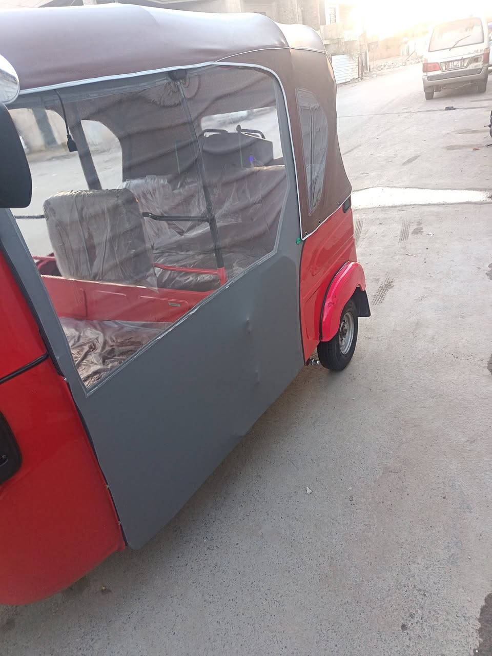 تكتك ٢٢ للبيع رقم وسنويه مكان البياع حي التراث
***********
