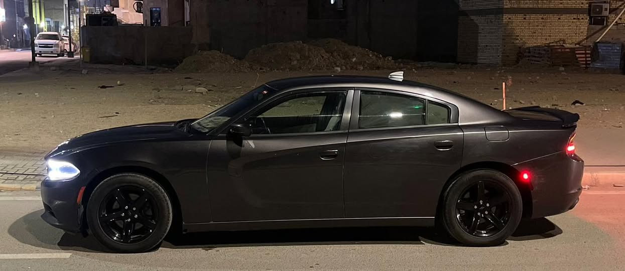 السلام عليكم
جارجر للبيع 2015 /3600

السيارة داخلة كلين بالعراق 

بيها جاملغ خلف السائق مصبوغ 

وبيهاا باب مبدل وباب مصبوغ عكس الساىق 

كير مكينة كفاله 

مواصفات sxt 

مكان السيارة بصرة 

السعر :157 وبيهاا مجال للشراي 

للتواصل / ***********
