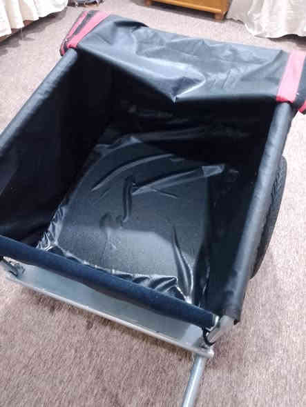 مستخدمه نظيفه
قياس الطول 70cm

قياس العرض 50cm 

معدن حديد مخفف 

تركب ع جميع الدراجات الهوائيه والناريه

مكاني البصره / مقابيل سجن حمدان 

بيع مستعجل

***********
