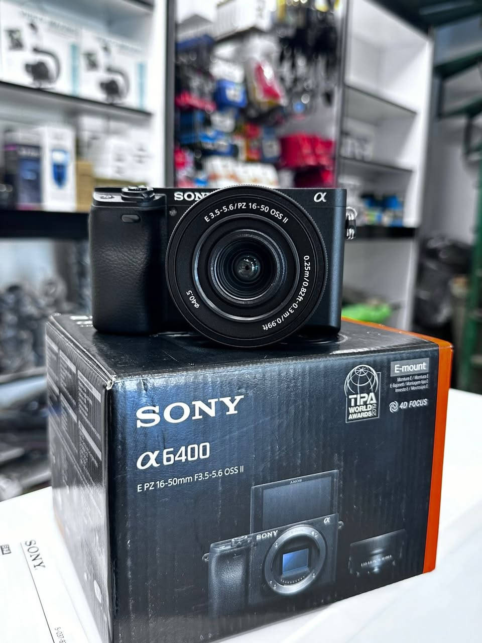 📸🔥 Sony A6400… الكاميرا التي يثق بها صناع المحتوى والمحترفون!

إذا كنت تبحث عن كاميرا تجمع بين الجودة العالية، التركيز السريع، والحجم العملي، فإن Sony A6400 هي الخيار المثالي لك.

✅ تصوير 4K فائق الوضوح
✅ نظام تركيز Eye AF سريع ودقيق
✅ شاشة متحركة مناسبة للفلوكات وصناعة المحتوى
✅ أداء ممتاز في التصوير الفوتوغرافي والفيديو
✅ حجم صغير وسهولة حمل في كل مكان

🎥 سواء كنت صانع محتوى، مصور مناسبات، أو تبحث عن بداية احترافية قوية، فإن Sony A6400 تمنحك نتائج مذهلة من أول لقطة.

📍 العنوان: بغداد – الباب الشرقي
📞 للاستفسار والطلب:‭***********‬
