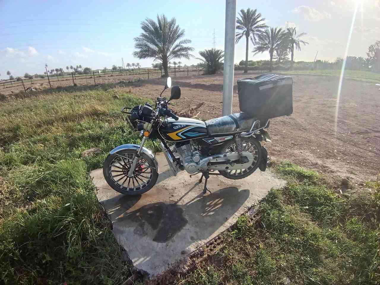 سلام عليكم موطور نضيف موديل 24  محدث خمسه 25سعر800 وبي مجال مكاني صكلاويه ***********
