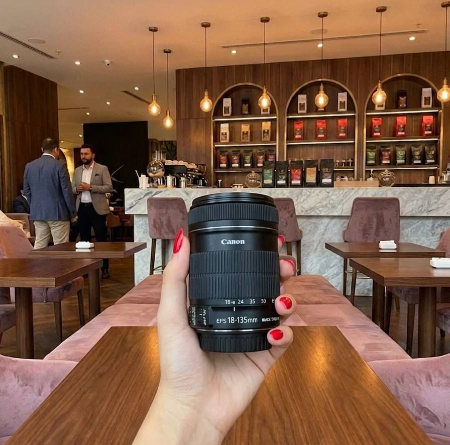 كاميرا Canon 700d
مع عدسة 135 - 18 mm 
---------
الملحقات// جنطة صغيرة مفيدة بالتنقل + الشاحنة + بيت رام 
--------
حالة الكاميرا //كولش نظيفة و ما طالعة من البيت هواي  
**السعر//375 وبيها مجال شوي
مكاني البصرة عدي توصيل فقط داخلها


**إذا كنت صاحب هذا الإعلان وتريد حذفه لأي سبب، رجاءا أرسل رسالة إلى الدعم الفني**