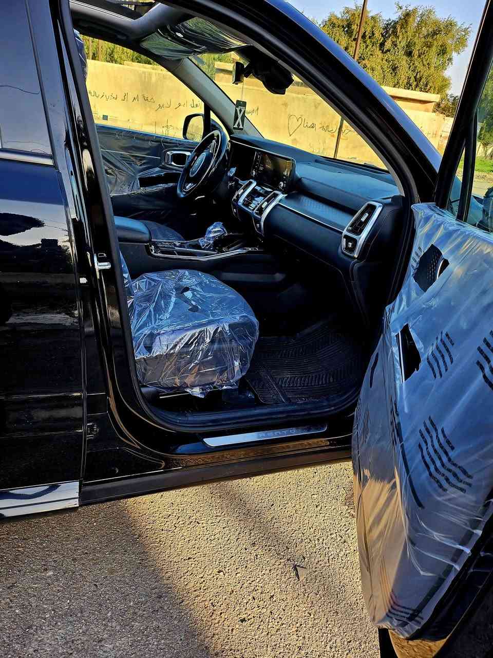 سورنتو 2023 فولSX برستيج  يعني فول الفول سياره منفصل سياحي سياره تيربو مو العادية ماشيه 35 مكانها بغداد زعفرانية 
حادث جاملغ وشويه بل بنيد بدون دواخل بدون ارباك  

سياره رقم بغداد بسمي هزه ورقم جديد فقط تحول
 
  السعر مناسب 23500$مجال بسيط يعني 235ورقه 
  
***********زين 

***********اسيا
المواصفات 
1بصمه ابواب وتشغيل وصندوق 
2 بانوراما 
3 كشنات جلد 
4 شاشه كبيره لمس 
5 محرك 2500 تيربو طياره 
6 حساسات امامي خلفي
7 كاميرات 360 درجه اربع كامرات
8 كشن كهرباء والخلفي ايضا كهرباء 
9ثلاث  عدسات زنون عالي وناصي 
10 لدات
11 اطفاء ذاتي 
12تشغيل لكاميرا 
13كشنات تدفئه 
14ارباكات عدد ١٠
15 تشغيل عن بعد 
16 خمس انضمه قيادة مع نضام ثلجي 
17 كير ٨ سرعات 
18 اشاير مري
19ويل كب 20 بلاك اسود
20 مخارج يو اس بي حت بل كشنات 
21 اوتو هولد 
22 رادار من تفتح لابواب 
23رادار بل شباك لامامي مانع تصادم 
24قيادة ذاتيه
25 رادرات خلفي تتوقف تلقائي 
26  نقطه عمياء 
27 كشنات منفصل سياحي
28 تحكمات فول
29 حساسات اطارات ومطر وغيره 
30 شاشه صغيره لعرض لعطلات 
31هند بريك بصمه 
32 صندوق كهرباء
33 فور ويل 4×4 
34 تدفئه كشنات وستيرن 
35 تبريد كشنات
36 اشاره تشتغل كامرا بل دشبول 
37 داخل اسود 
وباقي المواصفات ماتحضرني وبل عافيه عل مشتري مقدما
