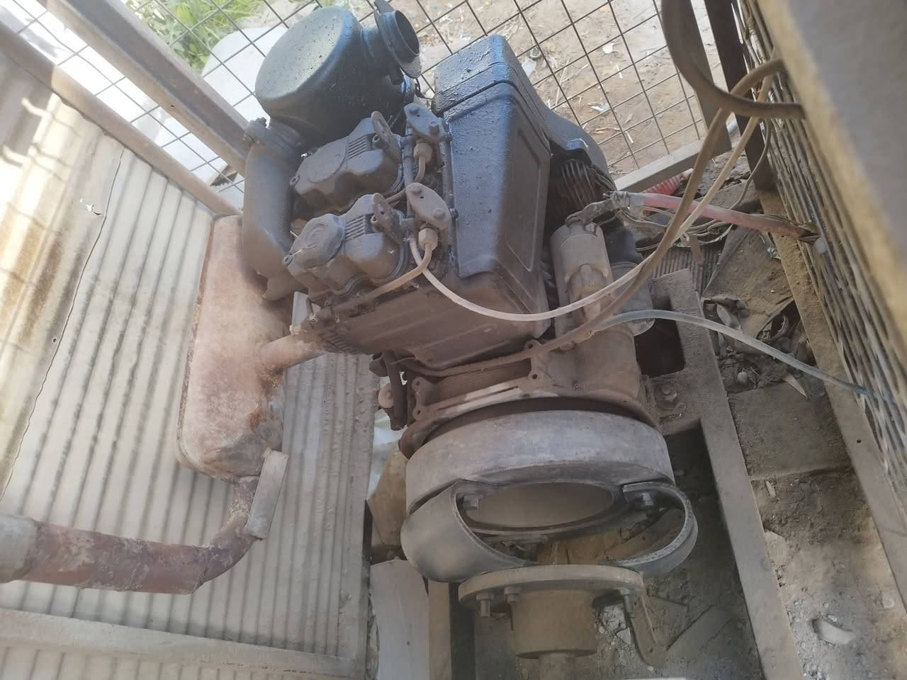 السلام عليكم مولدة نمبر كيني اثنان بستم معمر جديد شرط المكينة والملف السعر 850وبيه مجال راس التوليد 12.5كيفي
تشغيل سلف مكان حله 
***********
