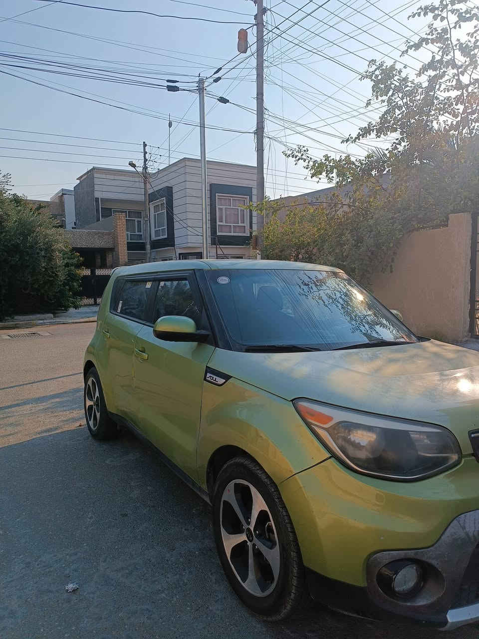 كيا سول 2019 ماشية 78 الف ميل السيارة حادثها موضح بالصور و السونار موجود السيارة كله بانزين محسن و دهن اصلي مكينة1600 مكفولة و كير مكفول بيها بارد بالباب مال الصدر السعر 125 و بيها مجال بسيط
المكان بغداد حي الجهاد
للتواصل ***********
