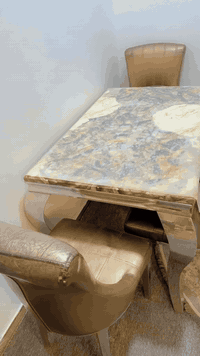 ميز طعام للبيع السعر ١٥٠ للستفسار ***********
