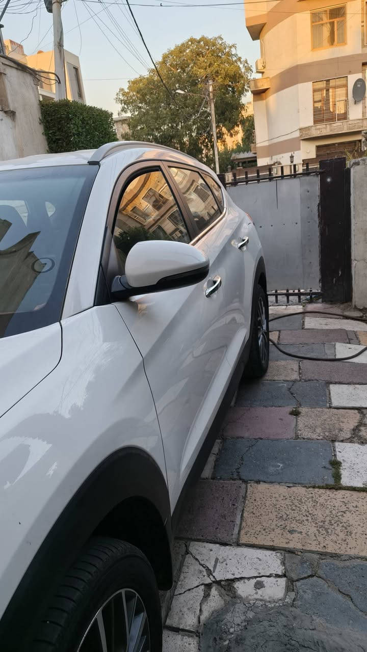 توسان ٢٠ نظيفه جدا ماشيه ٦٠كم باسمي المواصفات معروفه 📞 *********** رقم بغداد حي الجامعه
