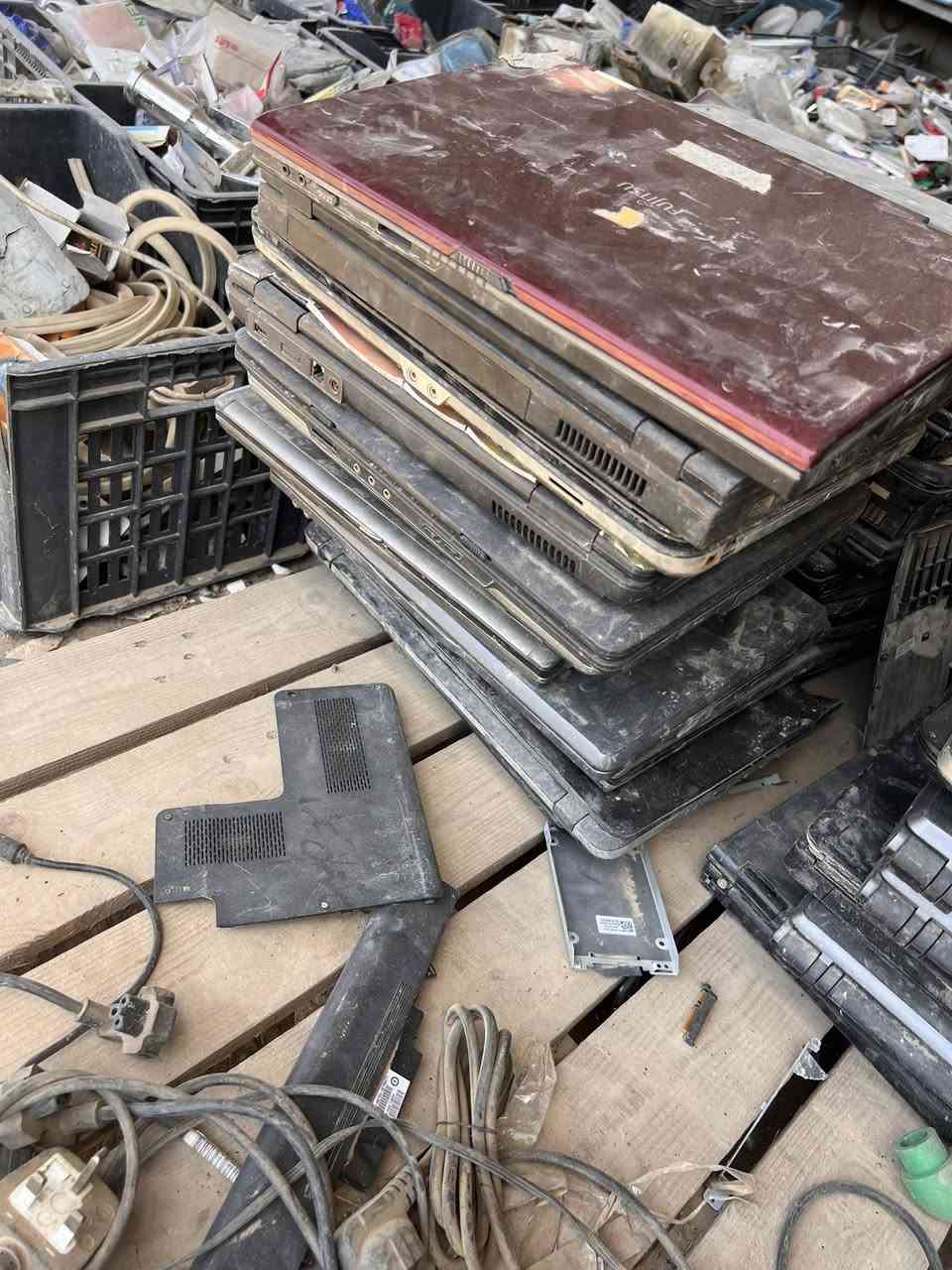 سلام عليكم حاسبات البيع كوم حديد ماعرف شغالات ماعرف شبيهن بيع كوم حديد بيهن 38قطعه سعر خاص رقم ***********
