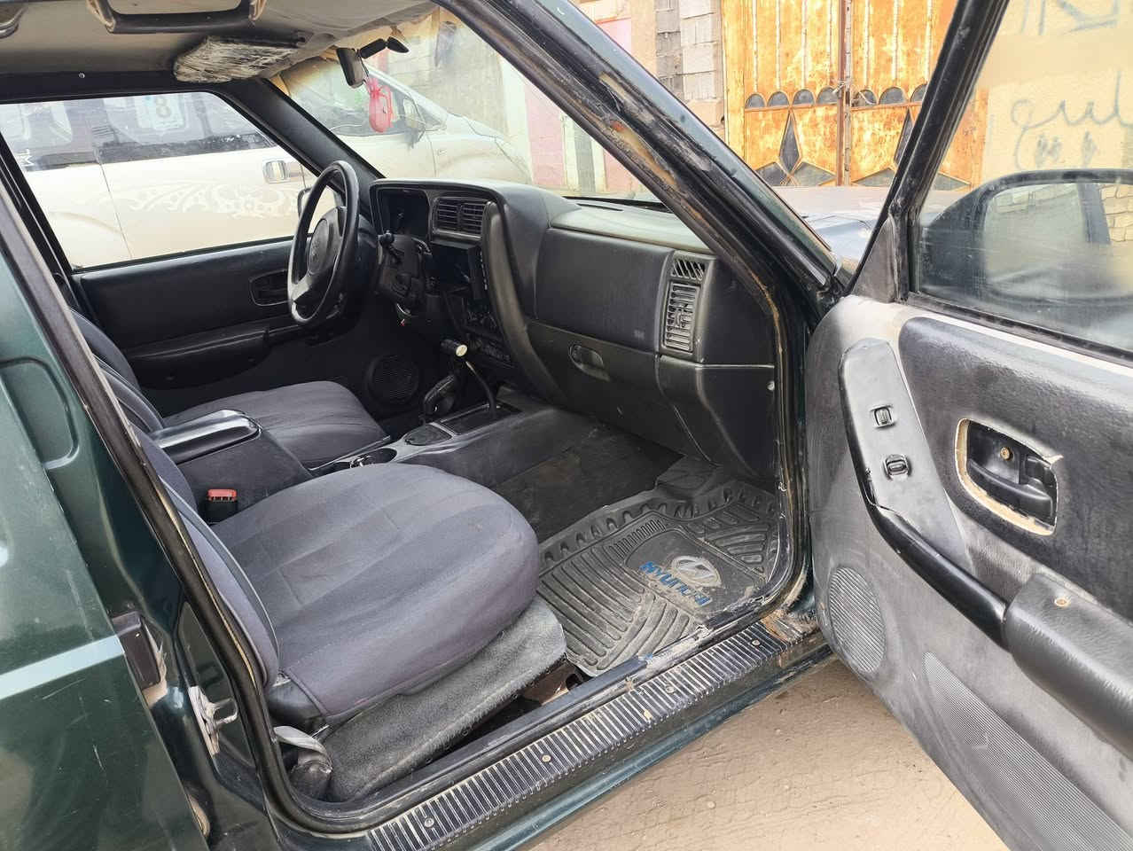 السلام عليكم جيب شيروكي شخاطه موديل 2000 مكينه وكير بطه ثنين ونص مكفولات بدي مكفول  تخم تاير جديد رقم بصره البدي مكفول كهربائيات شغاله جام شغال السعر 48بي مجال العنوان البصره الهارثه حداده جديده ***********
