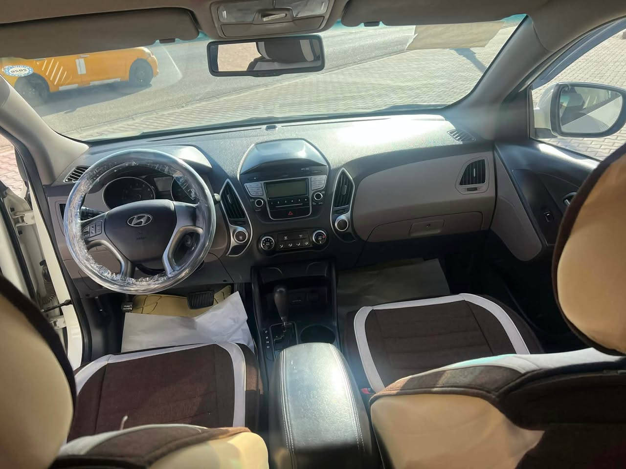 توسان موديل 2010خليجي محرك 4سلندر دوش حجم 20
موبايل***********
كفاله عامه من صبغ ضربه لا فتح ولاتبديل ولا حالوب بيها 10سنتم تعديل بل صندك ما يبين 
محرك مامفتوح بشرط لا بخار لا صرف لا صوت
موصفات شاشه كامرا بل مرايه بلاديه
ويل كروم
تحمات استيرن+بلوترث
بلاجكتور
مرايه اشاره
حساس خلفي
داخل رصاصي
تخم تاير جديد صدر خلف بطاريه تبريد تدفئ كهربائيات كلها بشرط
سويه رقم بسمي بشرط تحويل
سعر 137مجال قليل
مكان سياره كركوك *********** كركوك, العراق
