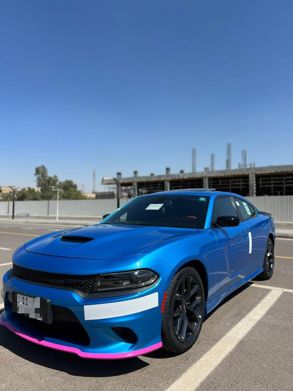 السلام عليكم ورحمة الله😁
� للبيع | دودج تشارجر GT Plus 2023 🔥💙

▪️ الموديل: 2023

▪️ الوارد: خليجي 🇬🇸

▪️ الوكالة: هارلم

▪️ الفئة: GT Plus (جي تي بلاص)

▪️ الحالة: نظيفة جداً، وكالة، مكفولة كفالة عامة ✅

▪️ الممشى: 31 ألف كم فقط

✨ المواصفات:

* محرك 3.6 لتر V6 Pentastar

* ناقل حركة أوتوماتيك 8 سرعات

* دفع خلفي (RWD)

* تشغيل بصمة (Keyless Go)

* تشغيل عن بُعد (Remote Start)

* دخول ذكي بدون مفتاح

* شاشة وسطية Uconnect كبيرة مع Apple CarPlay وAndroid Auto

* كاميرا خلفية

* حساسات أمامية وخلفية

* مثبت سرعة

* مقود رياضي متعدد الوظائف مع بدلات تبديل سرعات

* شاشة معلومات ملونة للعدادات

* مقاعد رياضية قماش/جلد

* تحكم كهربائي بالمقاعد الأمامية

* تكييف أوتوماتيك ثنائي المناطق

* إضاءة LED أمامية وخلفية

* جنوط رياضية قياس 20 إنش

* جناح خلفي (Spoiler)

* فتحة تهوية على غطاء المحرك (Hood Scoop)

* نظام مانع انزلاق وثبات إلكتروني

* وسائد هوائية متعددة

* نظام مراقبة ضغط الإطارات (TPMS)

* زجاج ومرايا كهربائية

* نوافذ خلفية مظللة

* أرضيات وكالة

وباقي المواصفات المعروفه 

تخم اطارات صار يومين شادهن / 860 الف دينار 

💵 السعر: 33500دولار (قابل للتفاوض بالمعقول)

📍 الموقع: بغداد

الكريعات معرض الريان  

للاستفسار ***********

السياره بوضع الوكاله وجداً جديده 

والله يبارك لصاحب النصيب🥳
