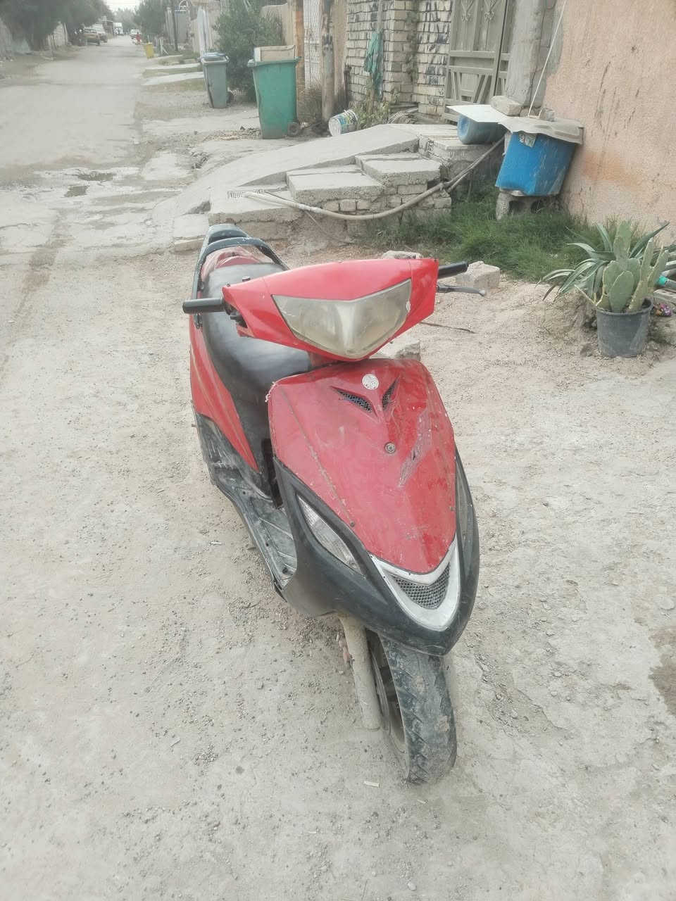 السلام عليكم من رخصة الادمن ماكس ١٤٠ شغاله ومكينتهه ناعمه ١٧٥وبيهه مجال (ابيع كوم حديد) لاتسئلني شبيه ما بيهه بس هيه شغاله ***********
