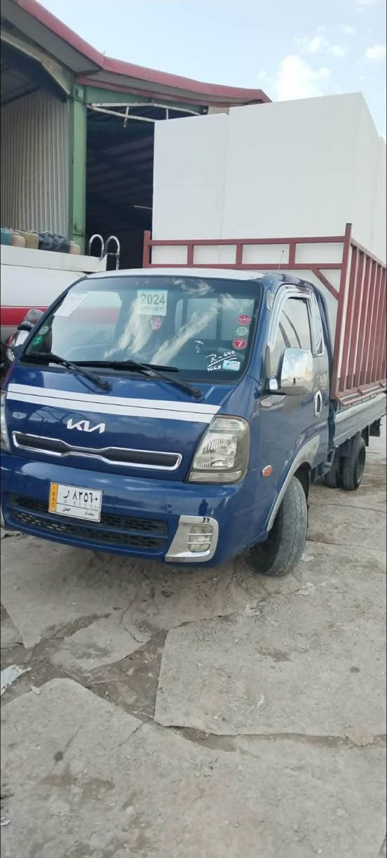 کیا دوو تەنی مۆدێلی 2007 کراوە بە 2015 

سەیارەکە ساغە
بەشەرتی گێڕ و مەکینە و شانسی و ئەکسل
 
پەمپ و نۆزڵ و کارەبای هەمووی ئیشەکا 
هەموو گیانی بەشەرت چەمچەو ناوبۆدیە
 تێبینی بەڵام مەکینەی بوخاری هەیە 
بۆت چاکەم یان پارەت بۆ ببڕم

ژمارەی خاوەنی ***********
واتساپی لەسەرە أربيل, العراق
