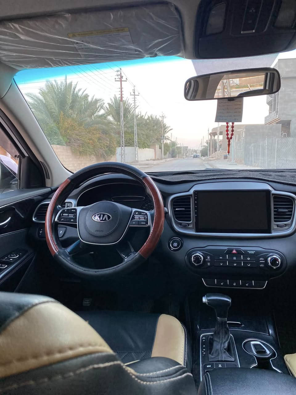 سورنتو 2019
ابيض ثلجي
 وارد امريكي 
4 سلندر،
 7راكب
 كامل مواصفات عده بانورراما داخل جلد
 بصمه 
كشن كهربائي
 شاشه زر
 2 قطع تبريد
حساس امامي وخلفي 
كامره 
سياره كامله متكامله 
الضرر: قطعه واحده البنيد
للاستفسار: ***********
