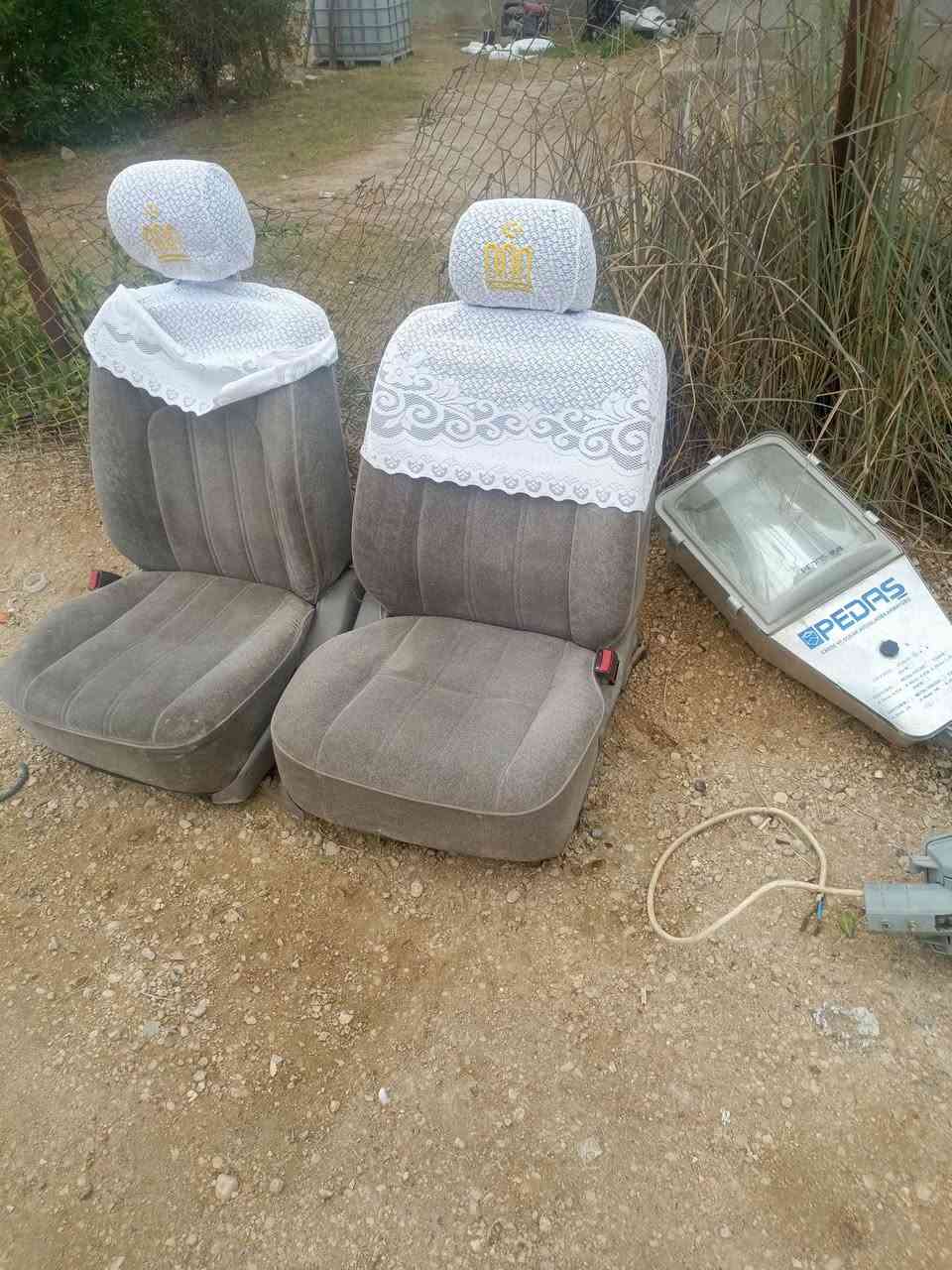 كشنات وبطاين وحصان راس الثور فلات عسلي للبيع مكان كربلاء ***********
