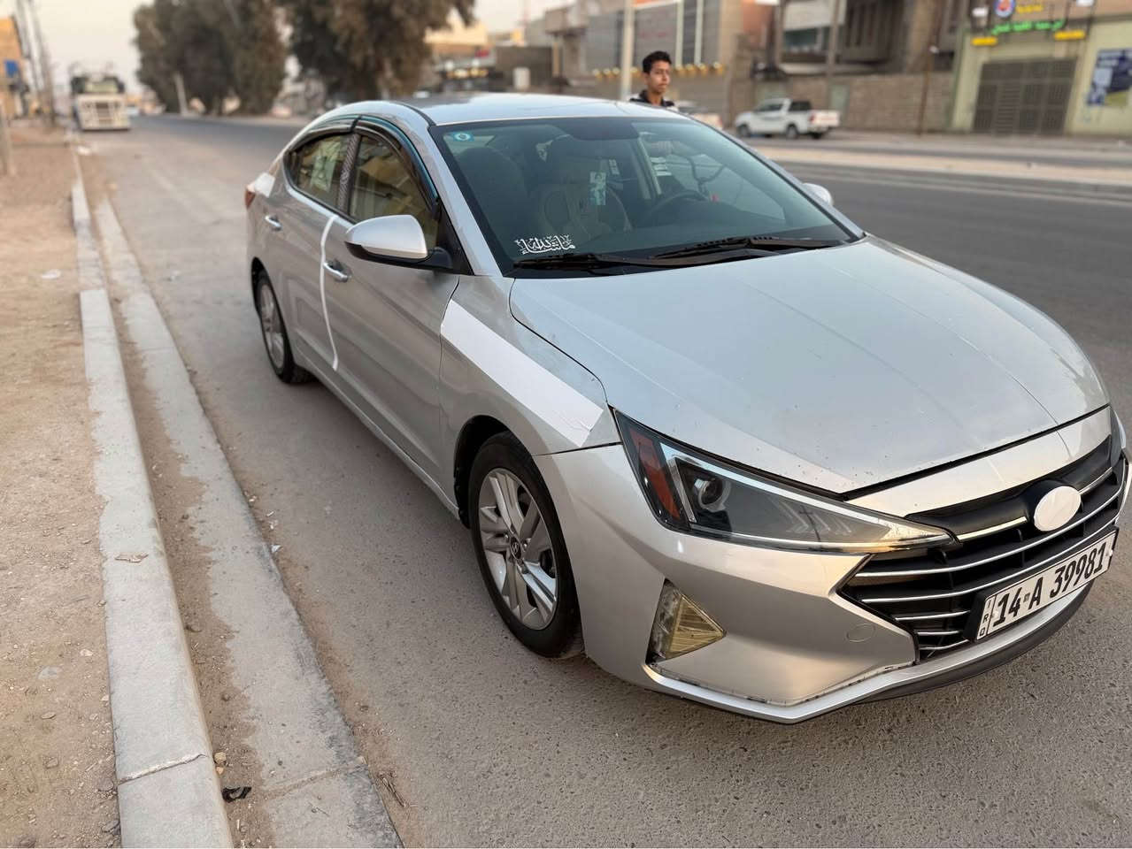 الانترا مديل19 وارد امريكي تبديل جاملغ وبنيد 
مكينه دوش السياره جاهزه من كلشي
رقم بصره انكليزي بسم ابن عمي 
*********** البصرة, العراق
