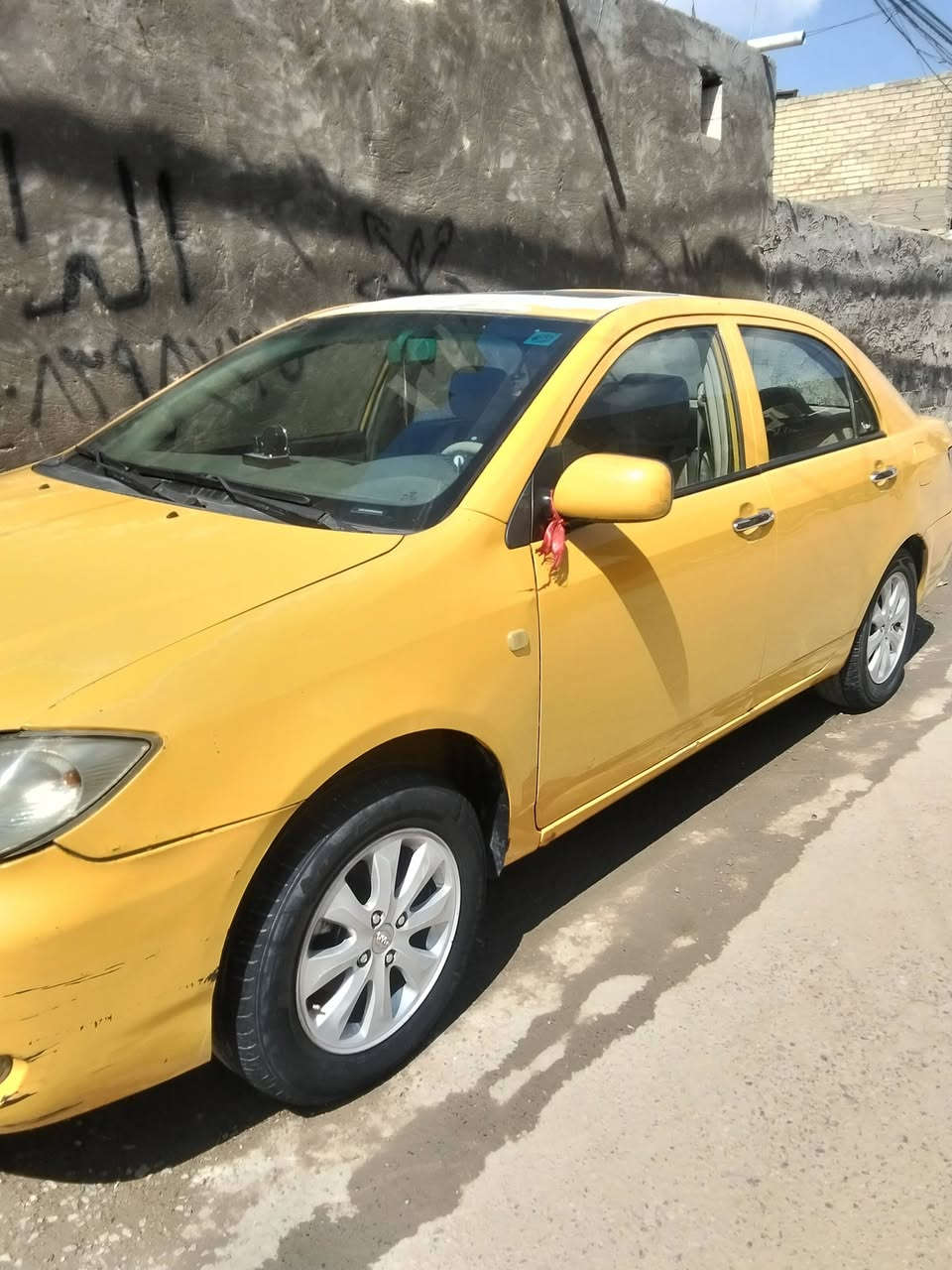 السلام عليكم بي واي دي اف 3 موديل 2013 سياره كفاله عامه بيهه ملاحضات بسيطه مصفره هيه  وغرامات تتفئه وتبريد وايضافة منضومة غاز أصليه رقم بغداد انكليزي هزه جديده تحويل ثاني يوم الشراي يتصل على الرقم التالي)***********
