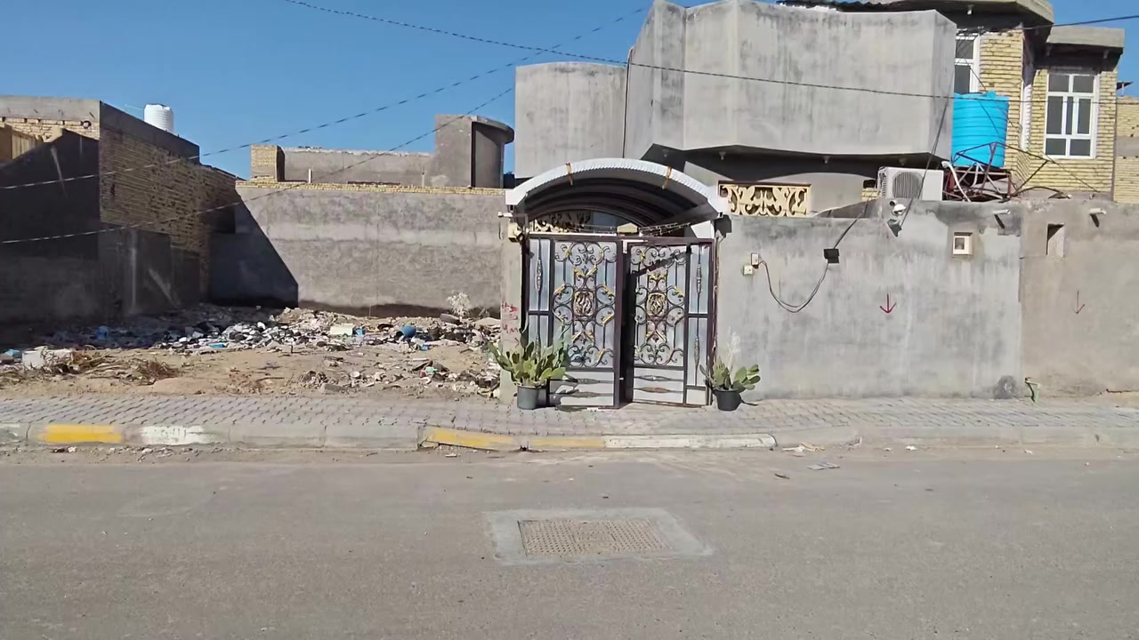 للبيع دار سكن طابو صرف في الرميثه 
منطقه ال57 مساحه 140 متر 
السعر 100 مليون 
للاستفسار اكثر اتصل او راسلنا ع واتساب 
***********
***********
