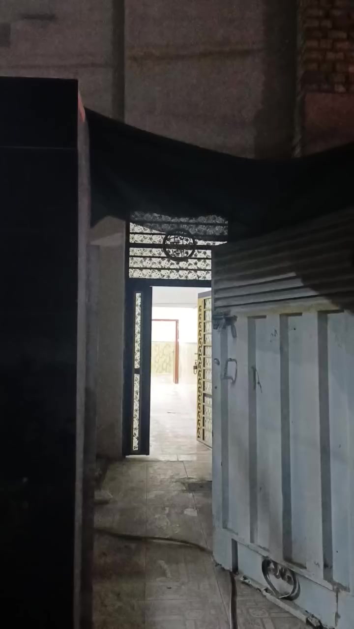 مشتمل ارضي للايجار نهايه شارع زهراء خلف مدرسه نهرين لاهليه ***********
