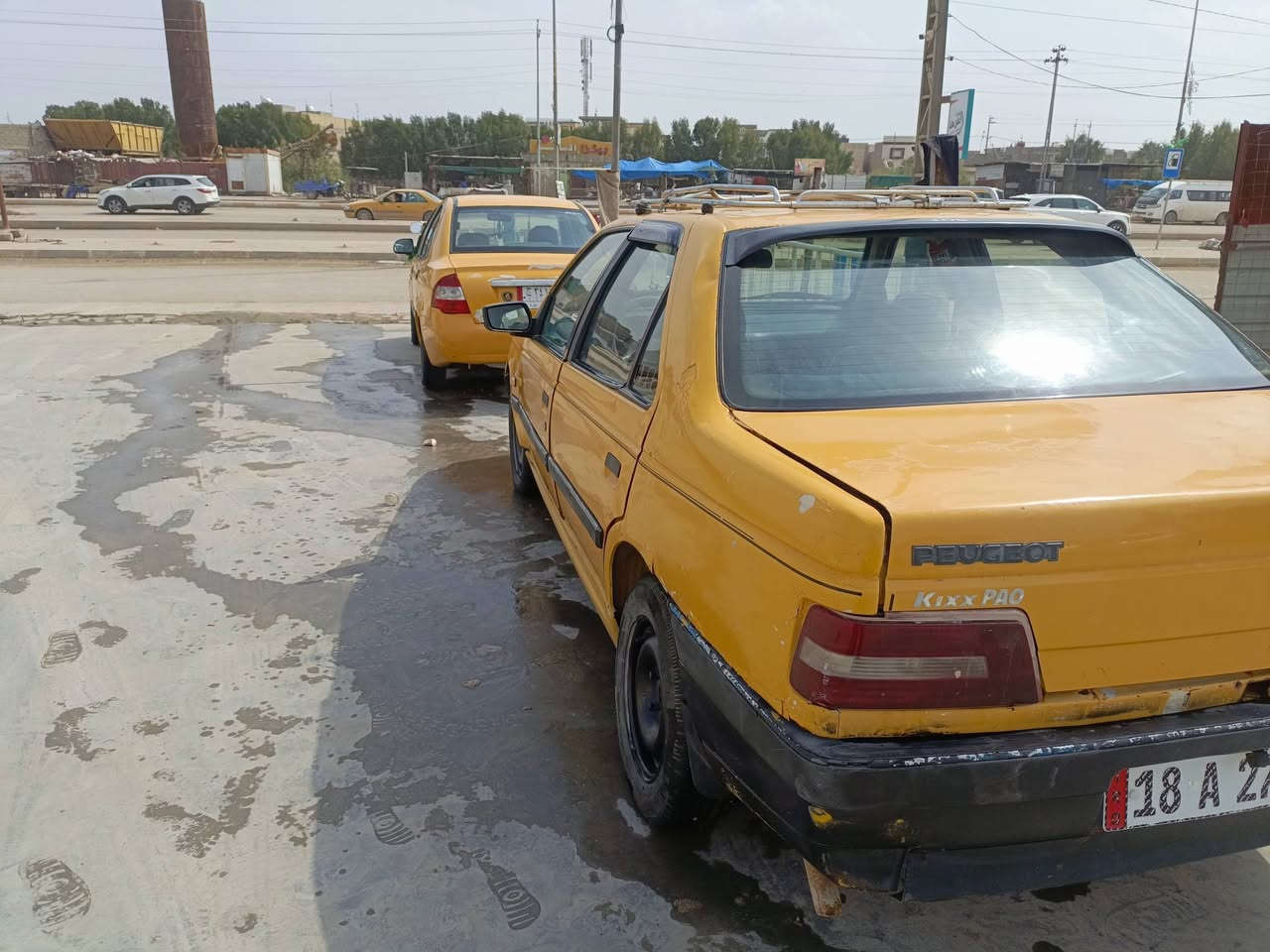 بيجو 405 موديل 2012رقم انكليزي مصفره هيئه وغرامه ماعليهة ربع راعيه جاري يمي 
كير مكينه حداديه كهربائيات تايرات جاهزة السياره 
مكاني الديوانيه السعر 16 
وتساب ***********
