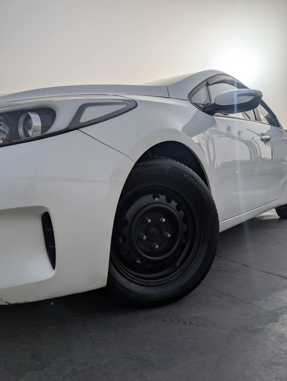 سيراتو 17 مكفول
مابيهة حادث فقط دحجات بسيطة بالبيان عكس السايق وبعض الملاحظات

 مثل ما موضح بالصور كير محرك مكفول بلادي ماشية 150 رقم اربيل الدولي سيارة كلش نشطة و نظيفة 

اشارات بالمري

حساس اطارات

Abs

شاشة 

مانع تزحلق

السعر 128

***********
مكاني بغداد
